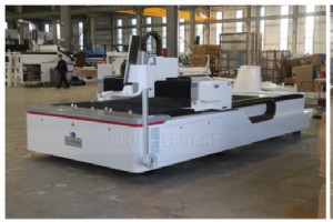 1530 ファイバーレーザー切断機をガーナの TEMA に納入 – アフリカの CNC 市場を強化 