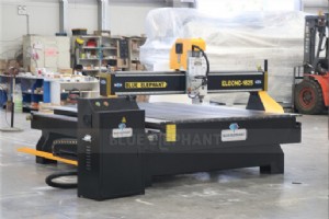 カスタム 1825 CNC ルーター マシンがコロンビアに納入 