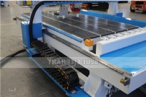 1325 ATC CNC ルーターが米国クリーブランドに納入 – Blue Elephant の信頼できる選択 