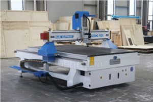 高性能 1525mm CNC ルーターがチリに納入 – 精密切断と彫刻 