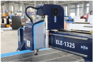 Blue Elephant CNC が 1325 木材切断機を発表 – パナマに出荷中 