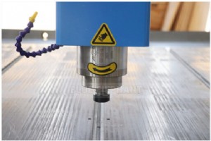 カスタム 1525 ストーン CNC 彫刻機がルーマニアに納入 – 済南ブルーエレファントによる精度と多用途性 