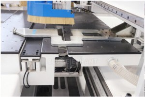 高精度6面CNC木材ボール盤をスペインのバレンシアに納入 