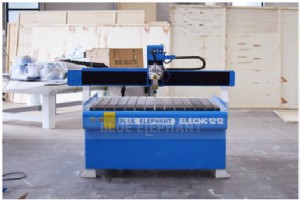 木工用プレミアム 1212 ミニ CNC ルーター – エクアドルのグアヤキルに納入 