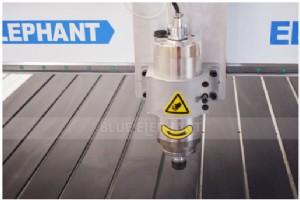 Routeur CNC 1525 personnalisé pour meubles livré à Vancouver, Canada 