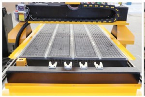 小型 1219 ATC 木製 CNC ルーター マシンのアップグレードが米国マイアミに納入 