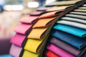 適切な生地裁断機を選択するための究極の購入者ガイド 