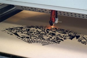 Panduan Komprehensif Anda untuk Membeli dan Menggunakan Pemotong Laser Kayu Terbaru 