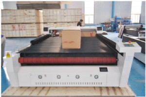 1625 Mix CO2 レーザー カッターをオマーンのソハールに納入 – カスタム ダブルヘッド、ダブルテーブル ソリューション 
