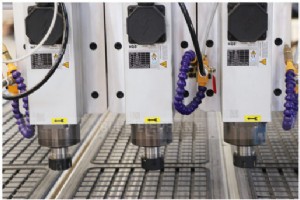 高性能 1325 3 スピンドル ロータリー CNC マシンがニュージーランドのオークランドに納入 
