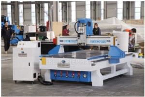 1325 CNC 木材切断機 – エントリーレベル、ホーチミン市に出荷 