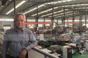 ブルーエレファントはラオスの顧客を当社の先進的な製造施設を体験するよう招待します 