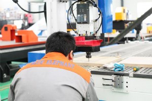 夏の CNC ルーターのメンテナンス:信頼性の高いパフォーマンスのための専門家のヒント 