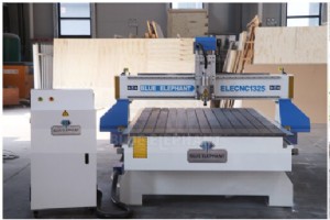 手頃な価格の 1325 木製 CNC ルーター – デンマークのオーフスに迅速に配送 