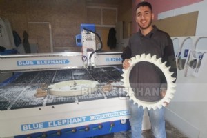 モロッコの顧客がBLUE ELEPHANTの耐久性のあるパッケージングと高速2040マシンを称賛 