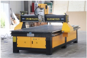 スロベニアのコペルにプレミアム 4×8 CNC ルーターを納入 – 小規模家具工場に最適 