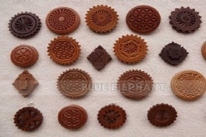 当社の 6090 CNC マシンは手彫りの品質に匹敵します 