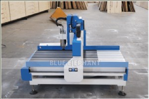 エントリーレベルの 6090 小型 CNC マシンの紹介 – シンガポールに出荷中 