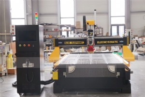 Sydney erhält kundenspezifische 1530 5×10 ATC 3-Achsen-CNC-Holzfräse 