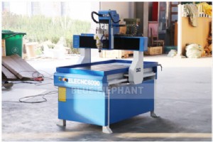 手頃な価格の 6090 CNC ホビーマシンがフランスに出荷 