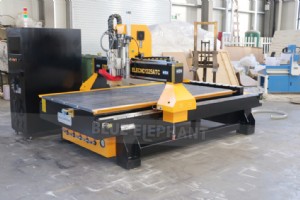 1325 ATC CNC 家具用木材切断機 – エストニアに出荷 