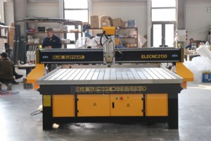 高性能 2130 3 軸 CNC 木工機械がニュージーランドに納入 