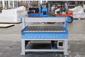 回転装置付き Blue Elephant 1212 CNC ルーター – コスタリカに出荷中 