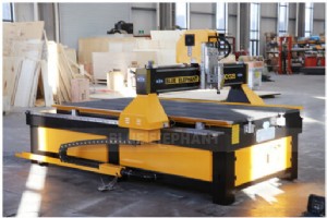 1325 3 軸木材切断機が入手可能 – エストニアに出荷中 