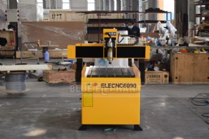 6090 3 軸 CNC ルーターが東京へ向かっています 