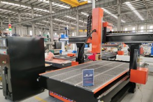 1530 4 軸 ATC CNC マシンがプラスチックおよび発泡成形用にコロンビアに輸出 