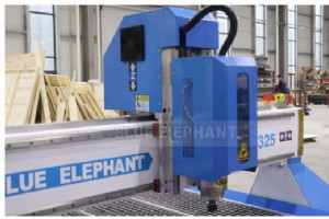 振動ナイフ付き 1325 CNC ウッドルーター – 米国市場向けのプレミアム品質 