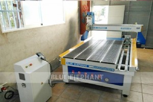 スペイン語のお客様レビュー:1325 精密家具製造用回転装置付き 4 軸木材彫刻機 