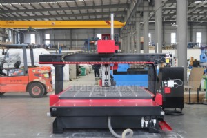 2130ATC 4 軸 CNC ルーターはエストニアへ向かう途中です 