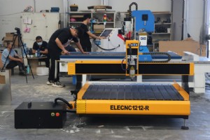ELE1212 デスクトップ CNC ルーター マシン:カスタム設計およびギリシャへの納品 