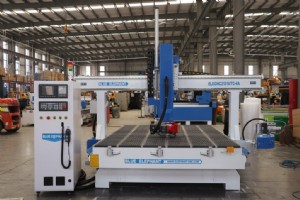 Blue Elephant 2131 カルーセル ATC CNC ルーターがウクライナに納入 