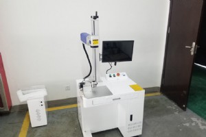 ファイバーレーザーマーキングマシンがタンザニアへの納入に向けて設定 