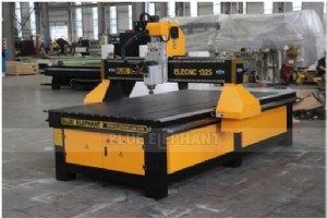 3 軸 CNC 木材彫刻機セット、ガーナへ納品 