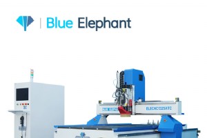 带激光头的 4×8 ATC CNC 木工雕刻机 – 精密切割和雕刻 