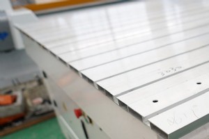 究極のCNCルーター表ガイド：種類、特徴、選択のヒント 