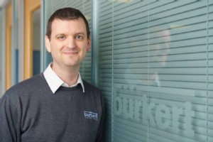 Reduce un 80 % la energía de refrigeración de centros de datos con válvulas solenoides Kick & Drop