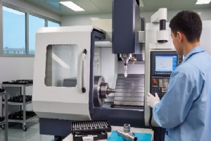 Comment optimiser le code CNC pour un usinage plus rapide ? 