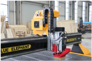 高精度2030 ATC CNCルーター、ジンバブエへ納入——地元家具生産を後押し