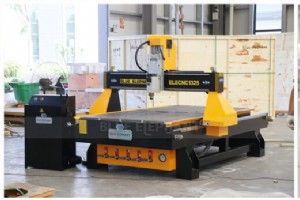 1325 3-Achs CNC-Holzrouter – Premium-Maschine versandfertig nach Limassol, Zypern