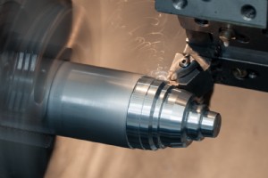 CNC-Fräsen vs. CNC-Drehen: Wie man den besten Bearbeitungsprozess wählt
