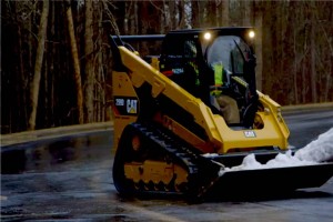 Compact Track Loader vs. Skid Steer Loader: Choosing the Right Machine for Your Job