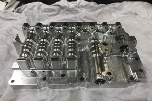 Präzisions-CNC-Bearbeitung für Transportkomponenten: Expertise, Standards & Zuverlässigkeit